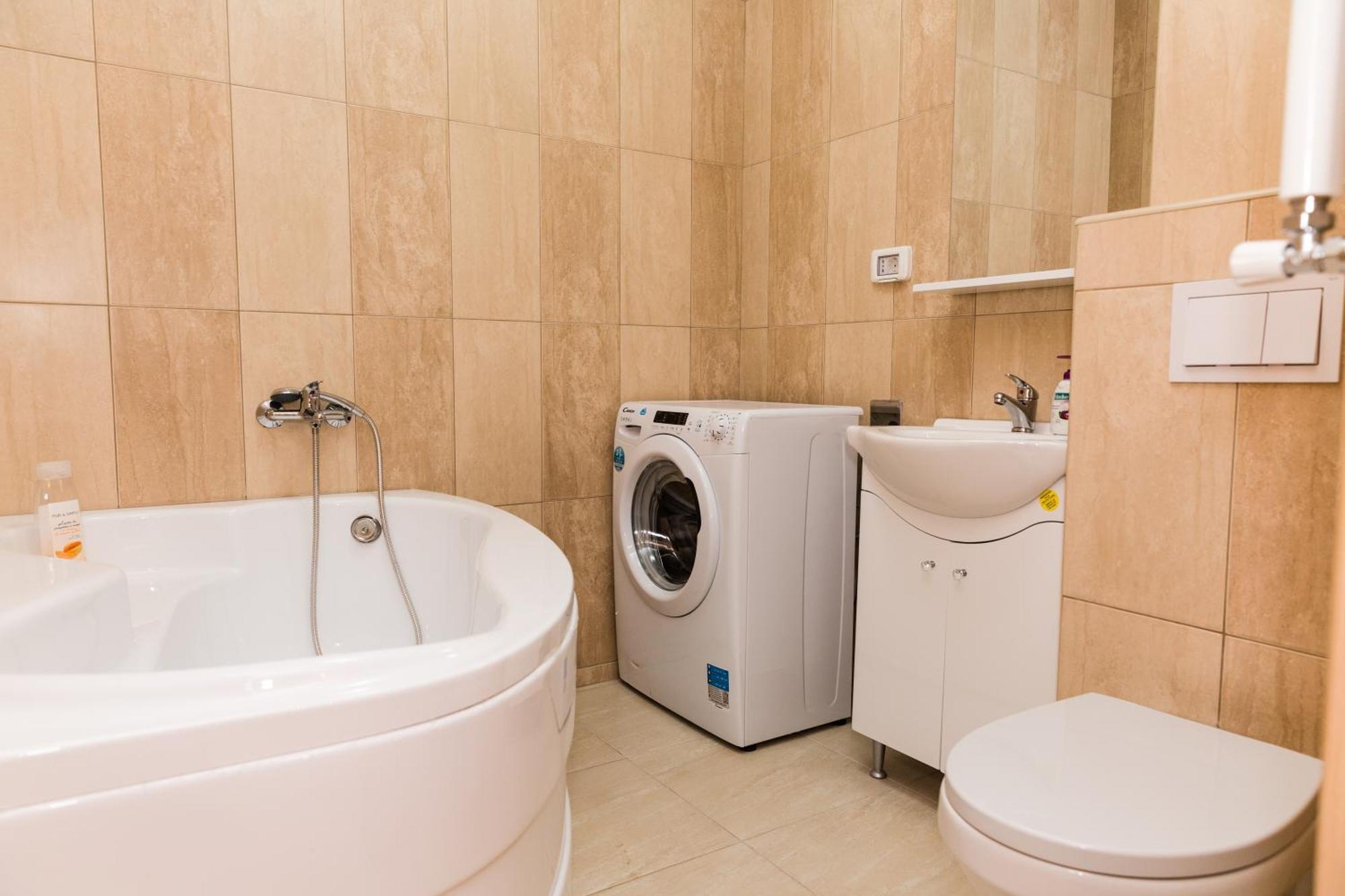 オラデアUrban Retreat Luxury Hideawayアパートメント エクステリア 写真